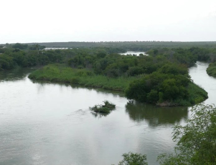 特朗普威胁墨西哥 不立即供水就加征5%关税