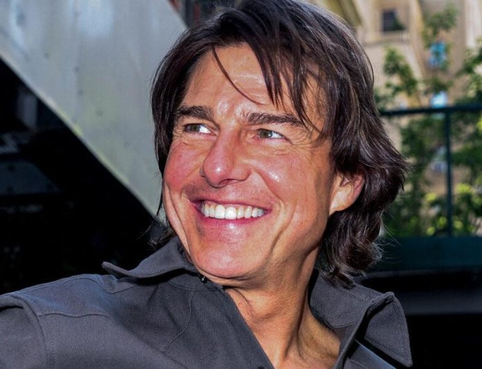 Inside The Secret World Of Tom Cruise's Christmas Cake Ritual