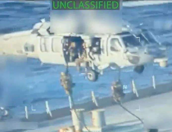 特朗普称美国在委内瑞拉附近扣押一艘巨型油轮