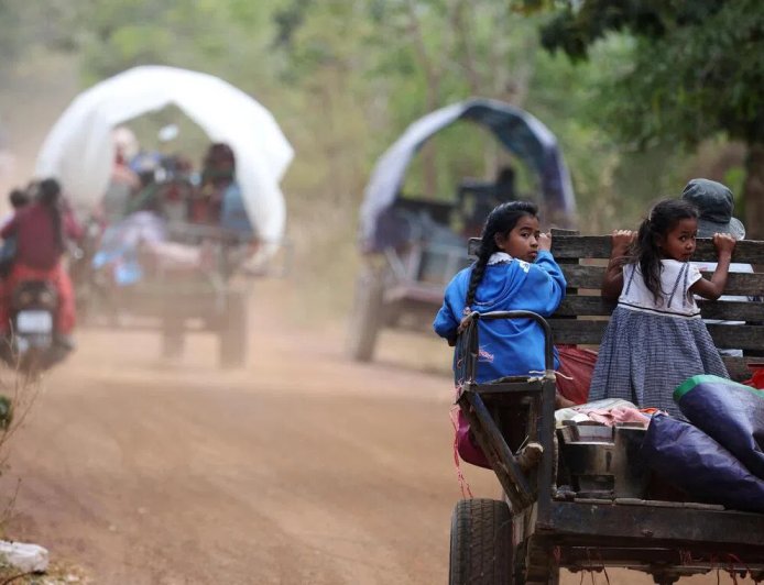 特朗普称将致电泰柬领导人 要求双方停火