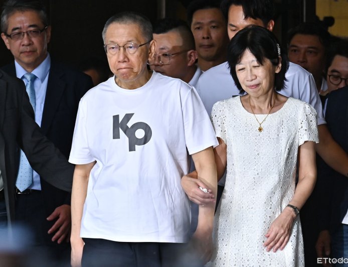 京華城大辯論前哨戰登場！提示逾3400項證據　柯文哲11被告全到齊