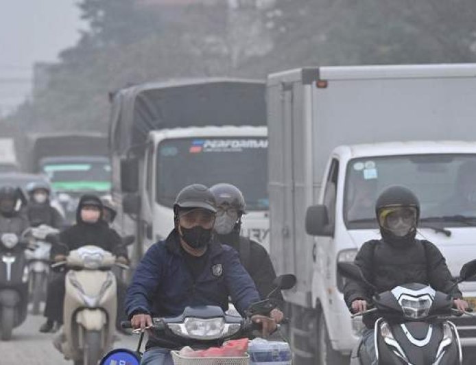 燃油摩托车遍地，河内的冬天成“窒息的季节”