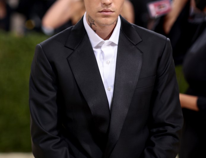 Lewis Capaldi Claps Back After Rumors of a Feud With Taylor Swift