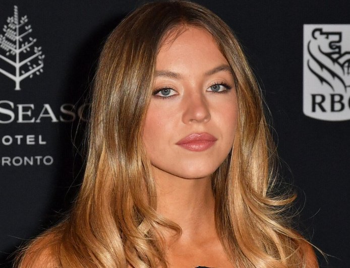 Sydney Sweeney's SI Cover Goes Viral For The Wrong Reason As Fans Slam 'Push-Up Bra' Under Boxing Tank