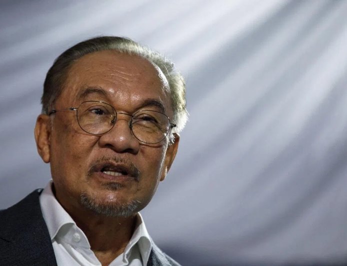 安华将召集亚细安外长会议讨论柬泰局势