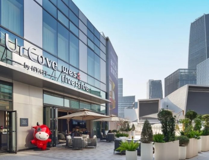 罗永浩指责凯悦逸扉酒店收高价“祸害客人”，工作人员回应