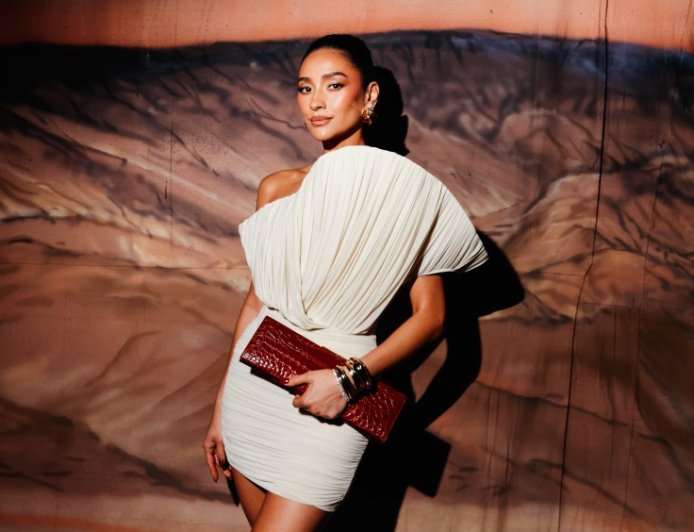 Shay Mitchell and Kate Middleton Love This Sleek Bag Trend