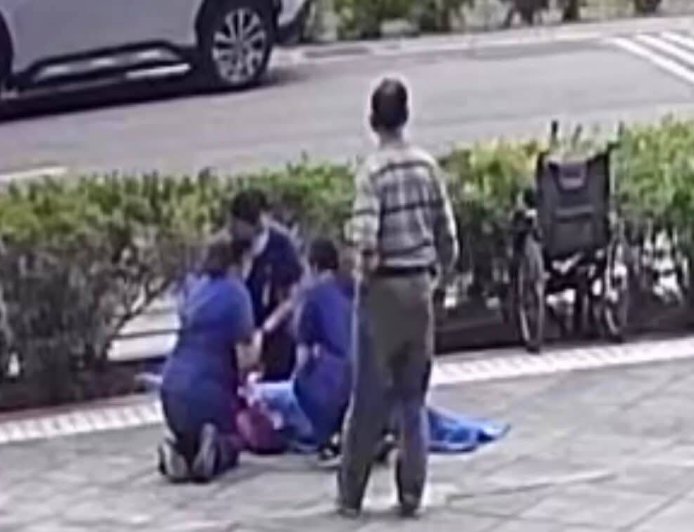 長者人行道突倒下　診所護理師全衝出救人！醫師：以大家為榮