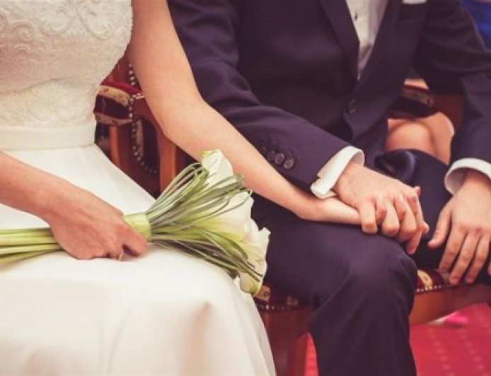 新郎「美幹拎」婚禮被灌倒！新娘逼主管道歉上網公審　下場慘了