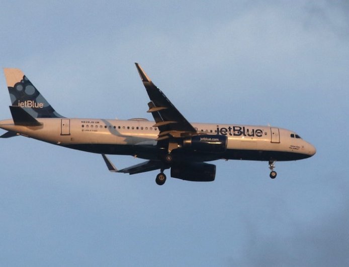 JetBlue pilot calls Air Force near-miss 'outrageous' after tanker crosses flight path