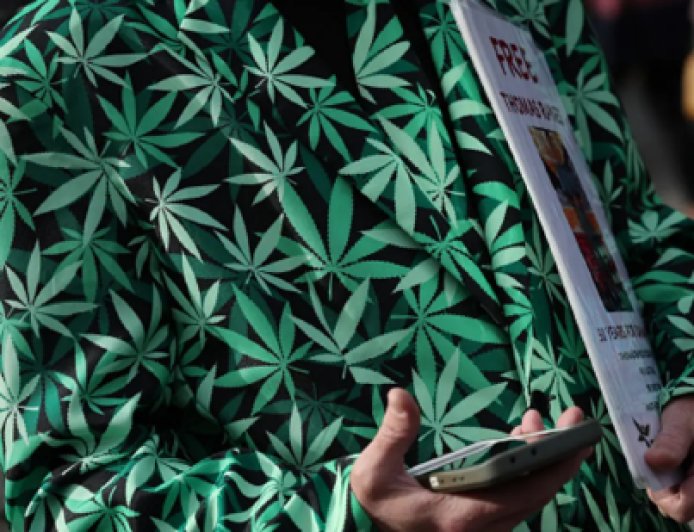 特朗普称正“强烈”考虑通过行政令重新分类大麻