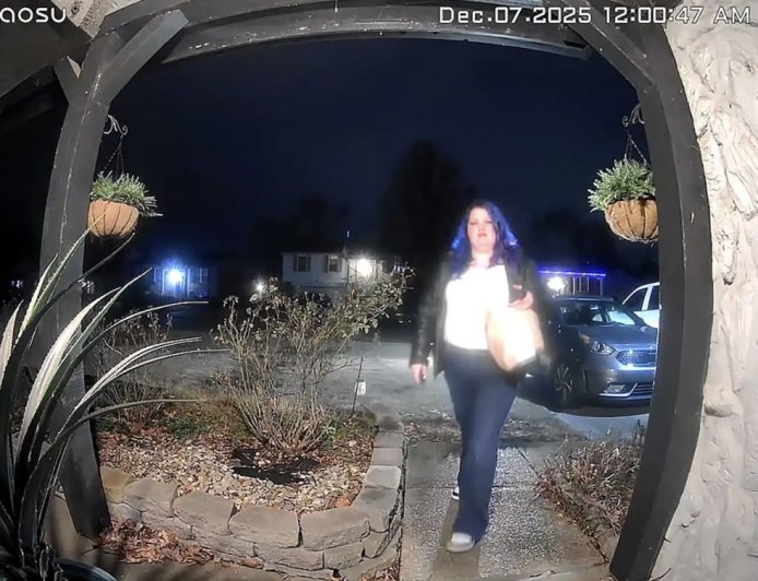 DoorDash Driver Claims She Pepper Sprayed Food to Kill Spider Before Arrest