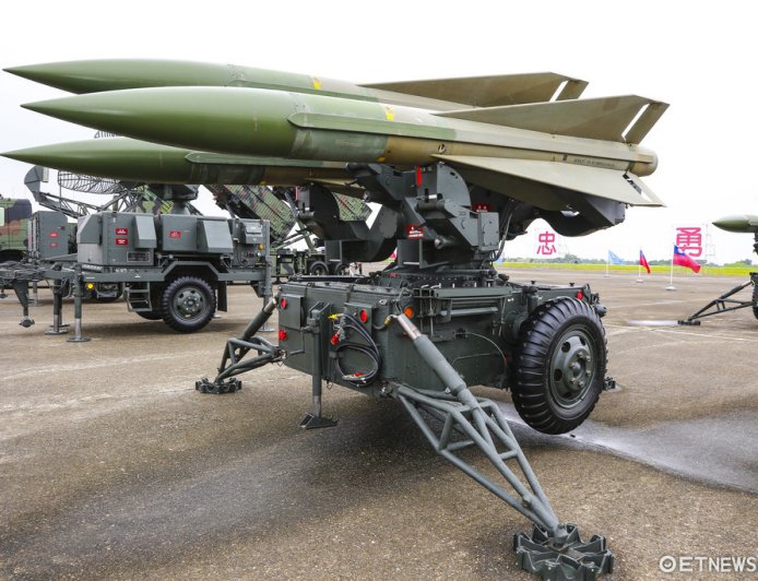 飛指部9官兵「明星三缺一」營區聚賭　開群組記帳露餡判拘20天