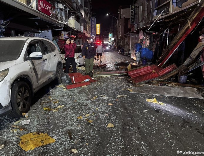 瞬間畫面曝！台南民宅氣爆「如砲彈爆炸」　騎士慘遭衝擊波炸倒