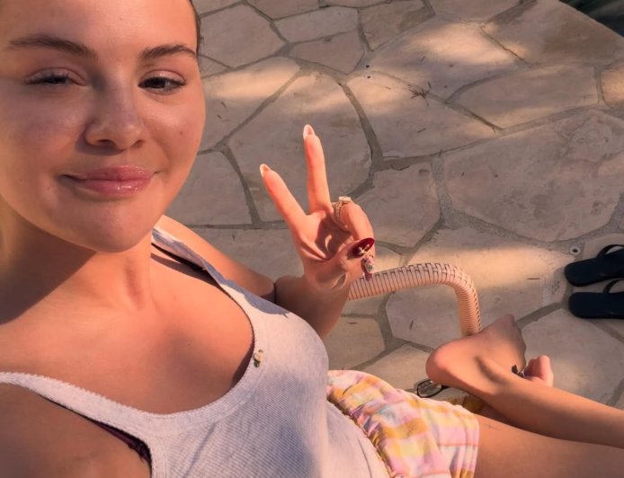 Selena Gomez Laughs Off a Comment About Shaving Her ‘Mustache’