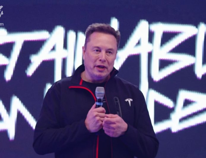 马斯克放豪言：xAI 三年内将击败竞争对手，最快明年实现通用人工智能