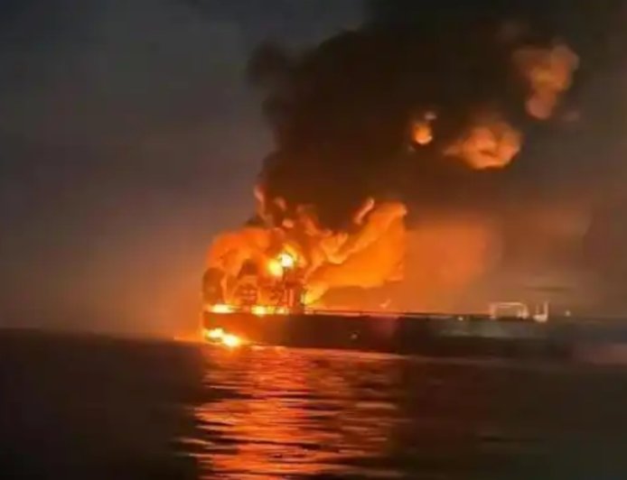 俄乌展开“袭船战” 外媒：黑海经济命脉成主要目标