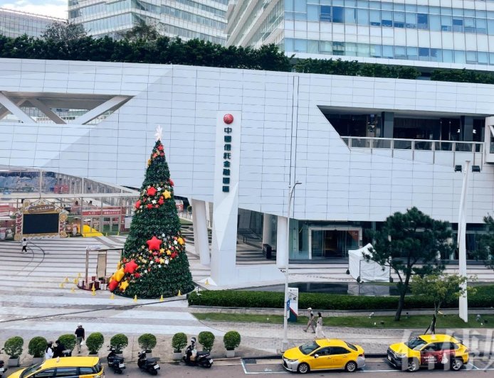 預期新台幣走貶　國泰、富邦、台新新光價量齊揚　今日能否續漲成關鍵