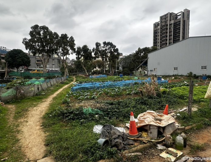 快訊／林口菜園驚傳砍人案！1男全身多處刀傷　滿身血送醫