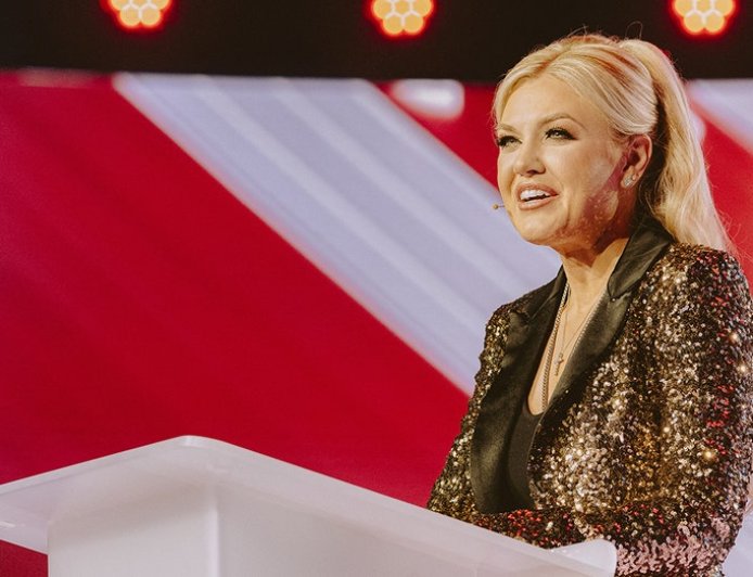 Erika Kirk welcomes attendees to first AmericaFest since husband's death, endorses JD Vance for president