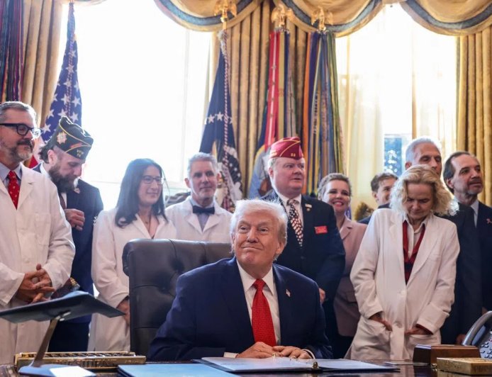 特朗普签署行政令 放宽大麻限制