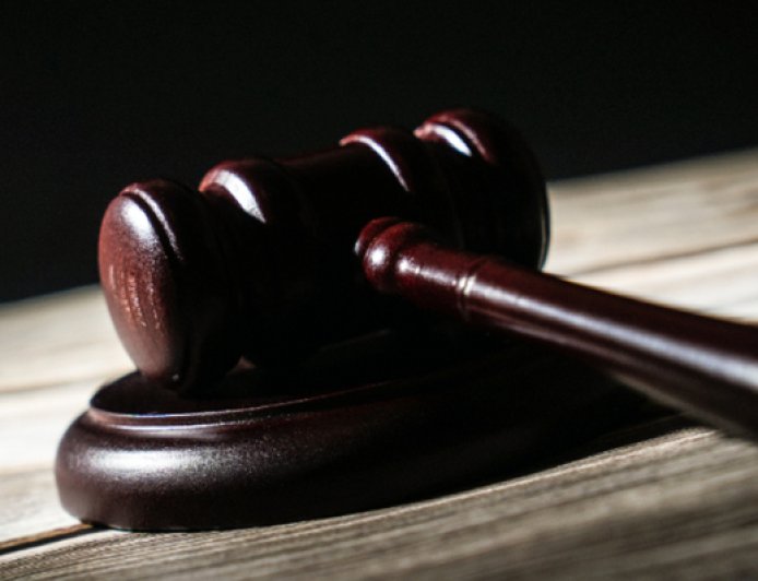 河南英才学校火灾事故3名责任人受审，涉教育设施重大安全事故罪