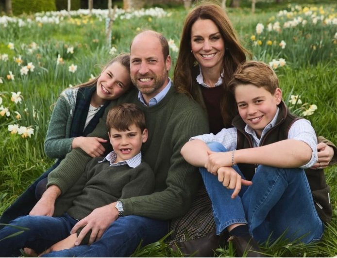 夏綠蒂公主撒嬌靠威廉肩膀　小王子路易躺老爸胸膛超放鬆