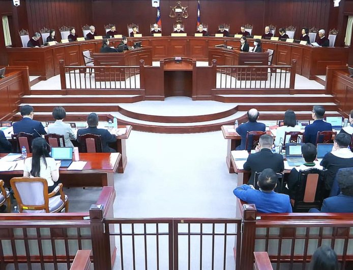快訊》國、民兩黨憲訴法修正案違憲失效！憲法法庭認定立法程序有「重大明顯瑕疵」