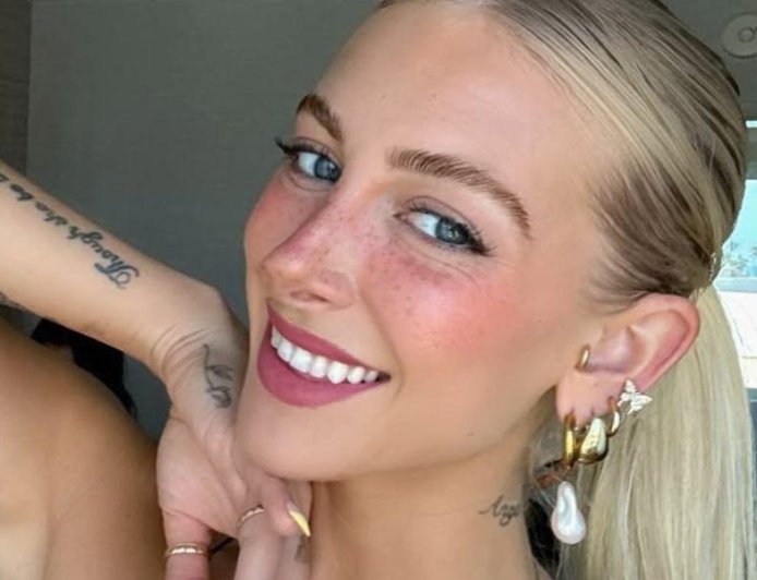 Kay Carlson Gives Fans A Real Look At Flying During The Busiest Time Of Year