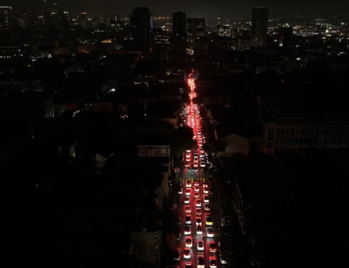 又是变电站起火！美国旧金山遭遇大规模停电，超12万居民受影响