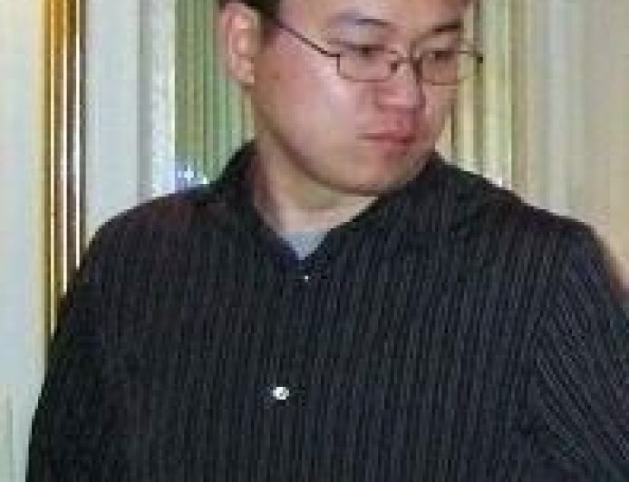 库克提拔复旦校友掌舵苹果基础模型：庞若鸣走后涨薪止血，谷歌旧部占据半壁江山