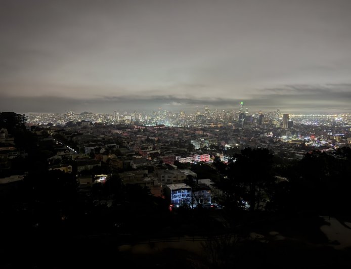 美国旧金山发生大规模停电事故，交通瘫痪、商户停业