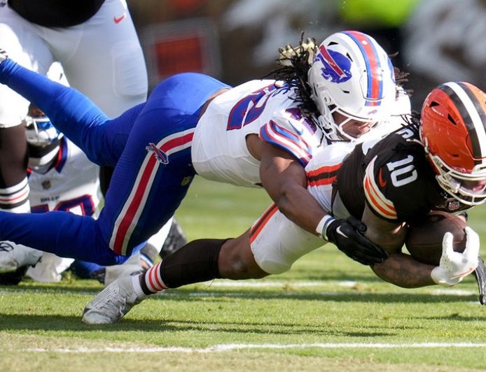 Browns rookie suffers gruesome leg injury vs Bills