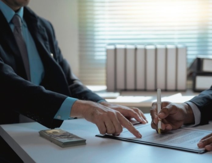 小崧股份控制权仓促转让，接盘方与上市公司关系密切