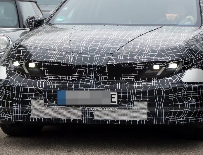 宝马纯电 M3 路测图曝光：预估 700 马力、四电机驱动