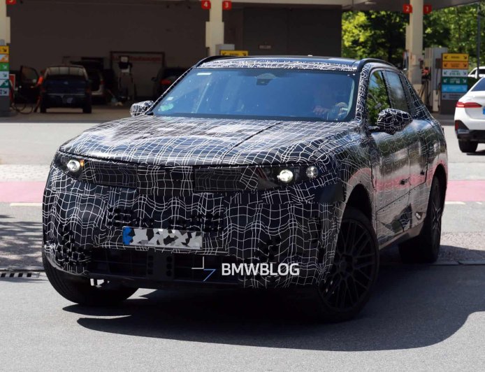 第五代宝马 X5 谍照曝光：配备四出排气和充电接口
