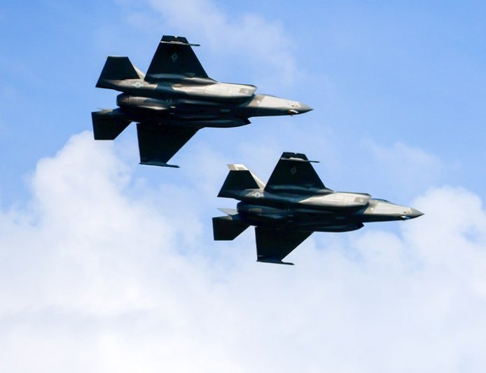 Poland scrambles jets on Christmas after detecting Russian reconnaissance aircraft near its airspace