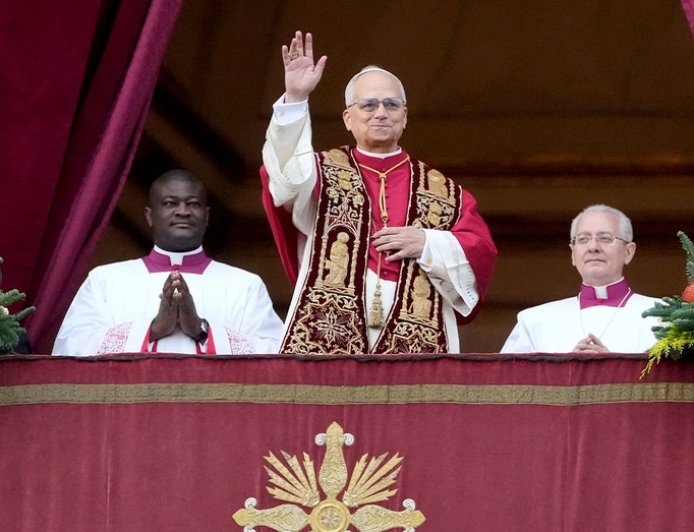 Pope Leo XIV delivers first Christmas message calling for end to violence in Middle East, Russia-Ukraine war