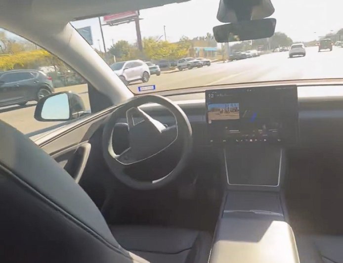 特斯拉最新最强FSD推送 英伟达科学家实测后给出超高评价