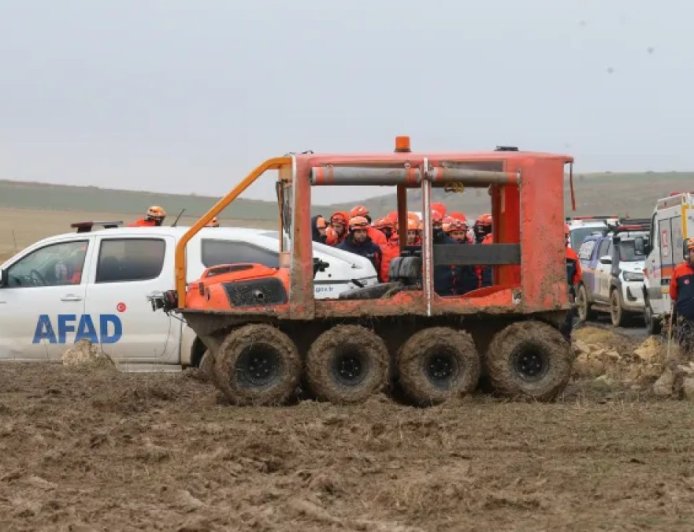 利比亚飞机坠毁：深度调查以及展开对两个黑匣子的分析