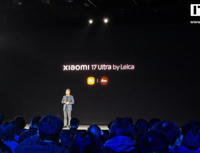 7999 元起小米 17 Ultra 徕卡版手机发布：“可乐标”搭配大师变焦环