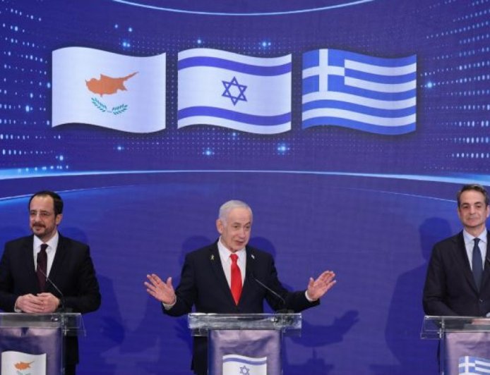 以色列、希腊和塞浦路斯之间的合作对土耳其在东地中海的考量有何影响？