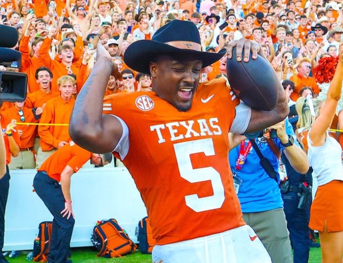 Texas' top running back to enter transfer portal