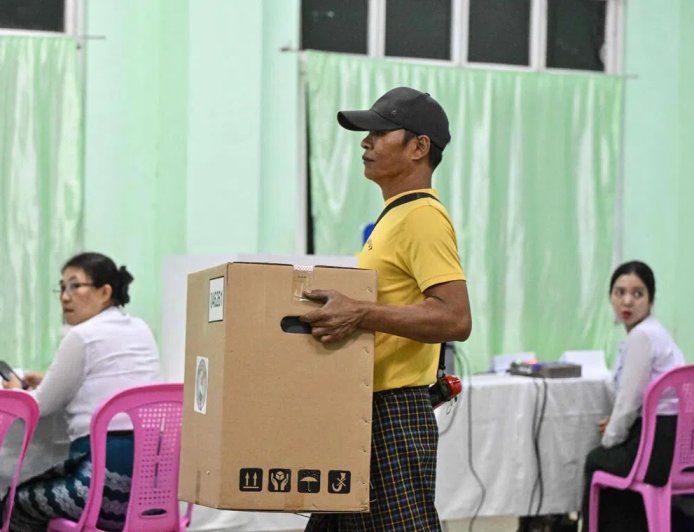 缅甸大选启动首轮投票