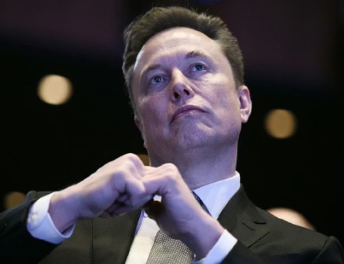 马斯克许下的自动驾驶、人工智能与机器人愿景为何屡屡与现实脱节?