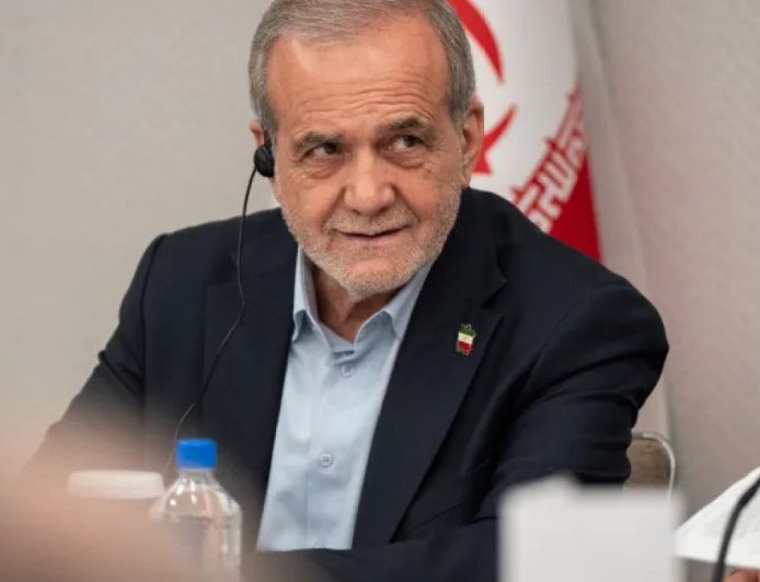 伊朗总统称美国、以色列和欧洲正在对该国发动“全面战争”