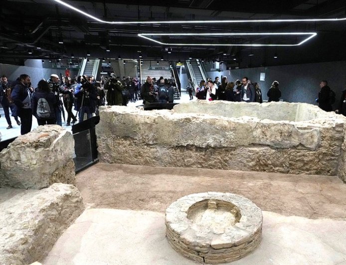 World's top tourist city turns ancient ruins into part of the daily subway commute