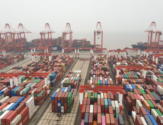 中貿易順差首破兆美元　謝金河示警「內捲全球化2026年大事」