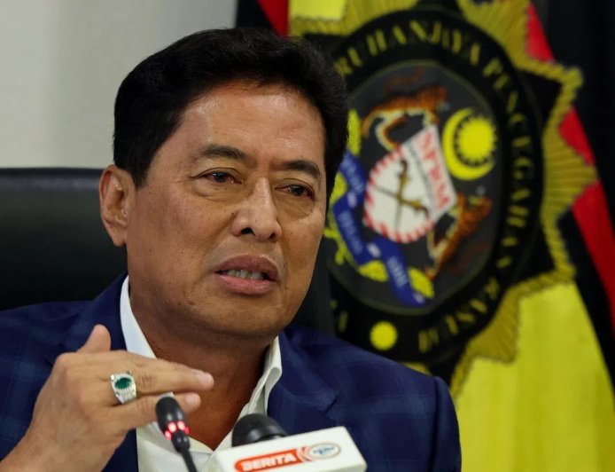 涉收贿158万与跑车 反贪会调查前部长