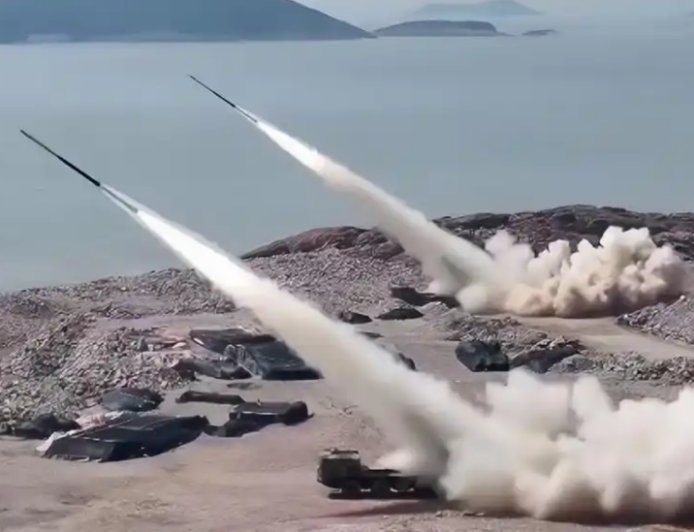 外交部发言人发出警告刚两天，解放军围岛演习